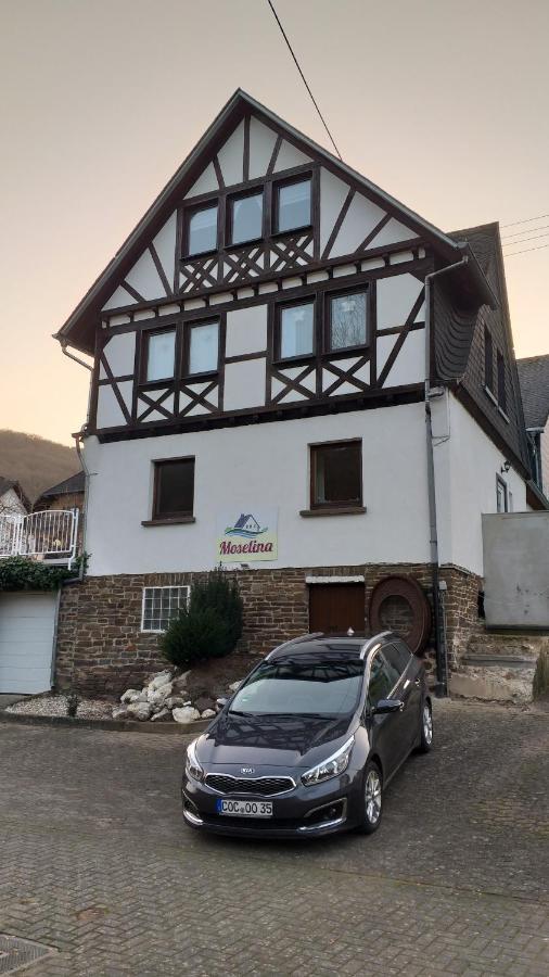 Moselina Gaestezimmer Sankt Aldegund Exterior foto